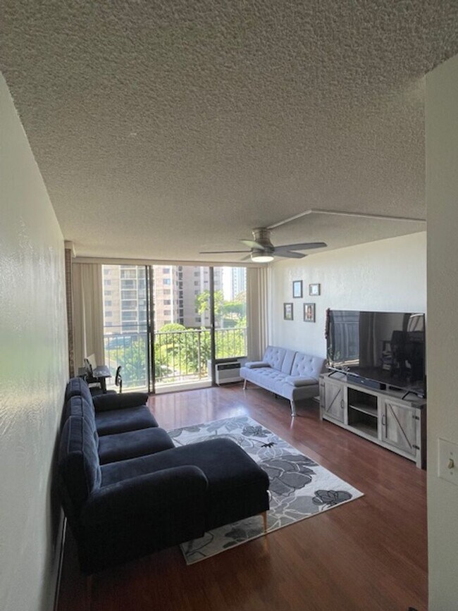 Foto del edificio - Beautiful 1 bedroom with large lanai & amazing views!