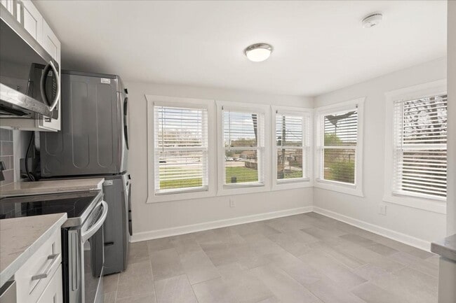 Foto del edificio - 4605 Harrison St