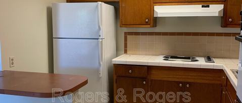 Building Photo - 3520 Brookdale Dr