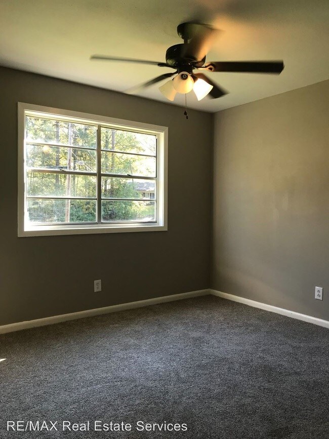 Building Photo - 4 br, 2 bath House - 145 Platt Drive