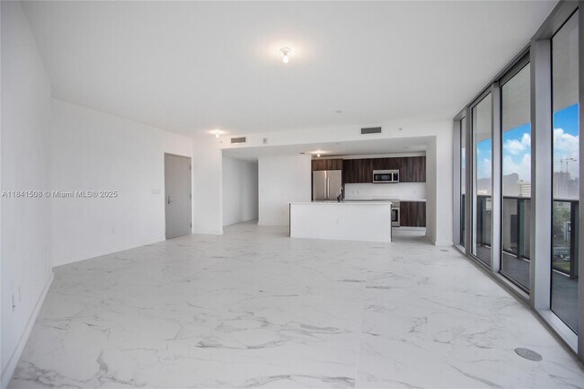 Foto del edificio - 488 NE 18th St