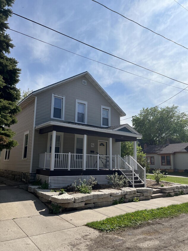 Primary Photo - 413 Union Ave