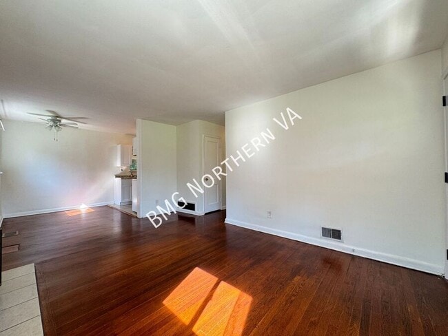 Building Photo - 7046 Lee Park Ct