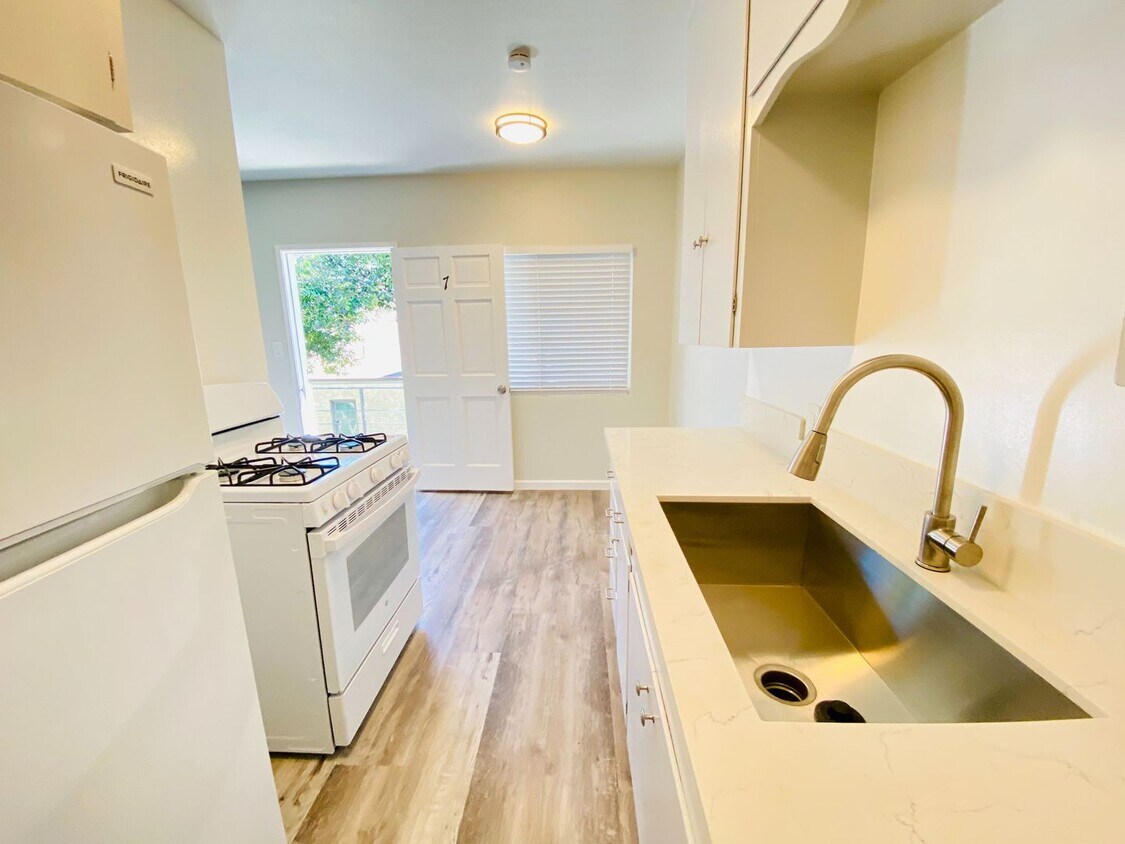 Foto principal - Great one bedroom one bath condo