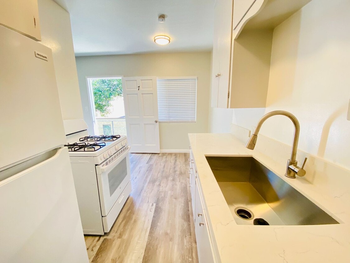 Primary Photo - Great one bedroom one bath condo