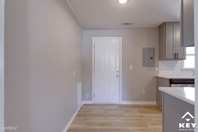 Building Photo - 2 br, 1 bath House - 319 N Saint Paul St