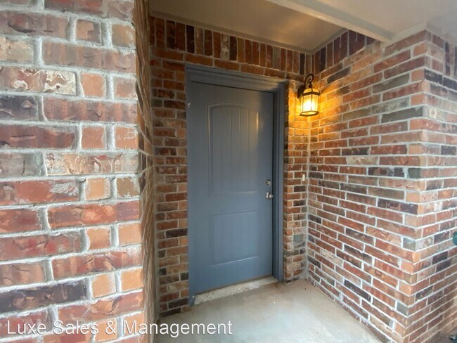 Building Photo - 3 br, 2.5 bath House - 2032 Buena Vida Lane