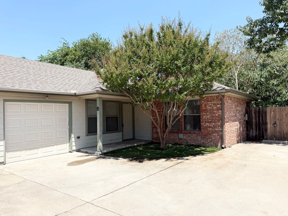 Foto principal - 129 Stewart Bend Ct