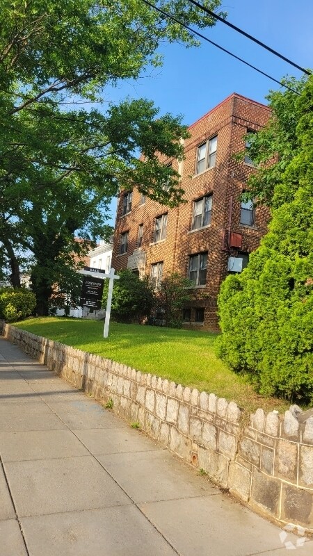 Building Photo - 5601 Colorado Ave NW