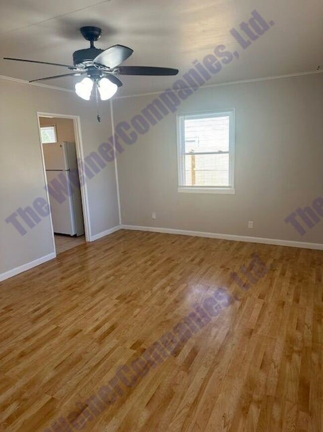 Foto del edificio - 2bd 1ba House Available for Sublease Octob...