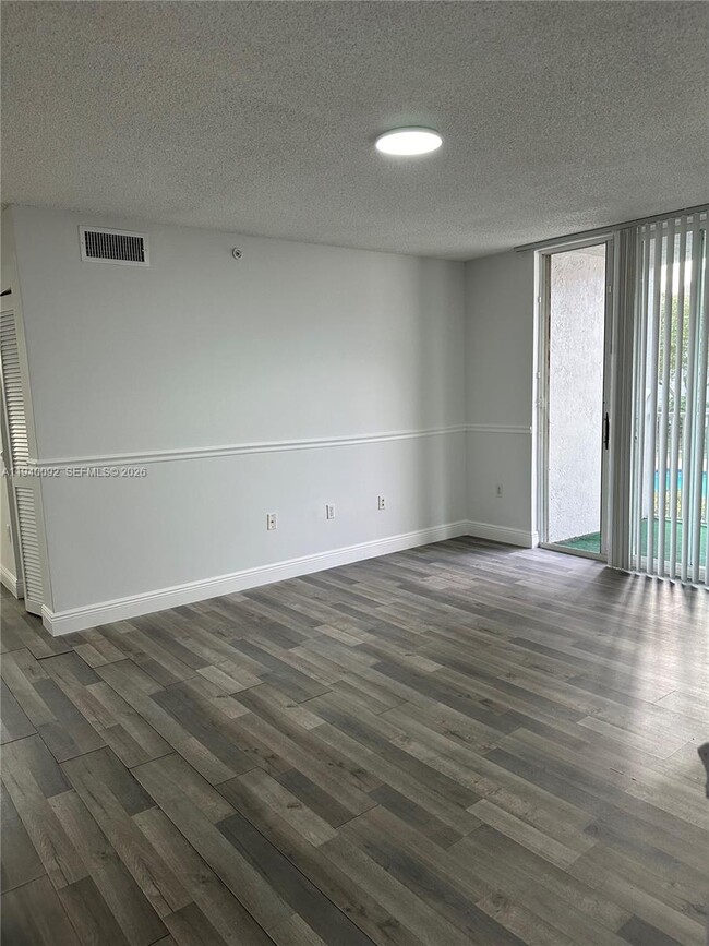 Building Photo - 620 SW 111th Ave