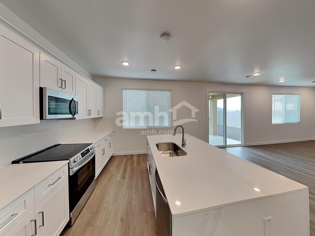 Foto del edificio - 9830 W Parkway Dr