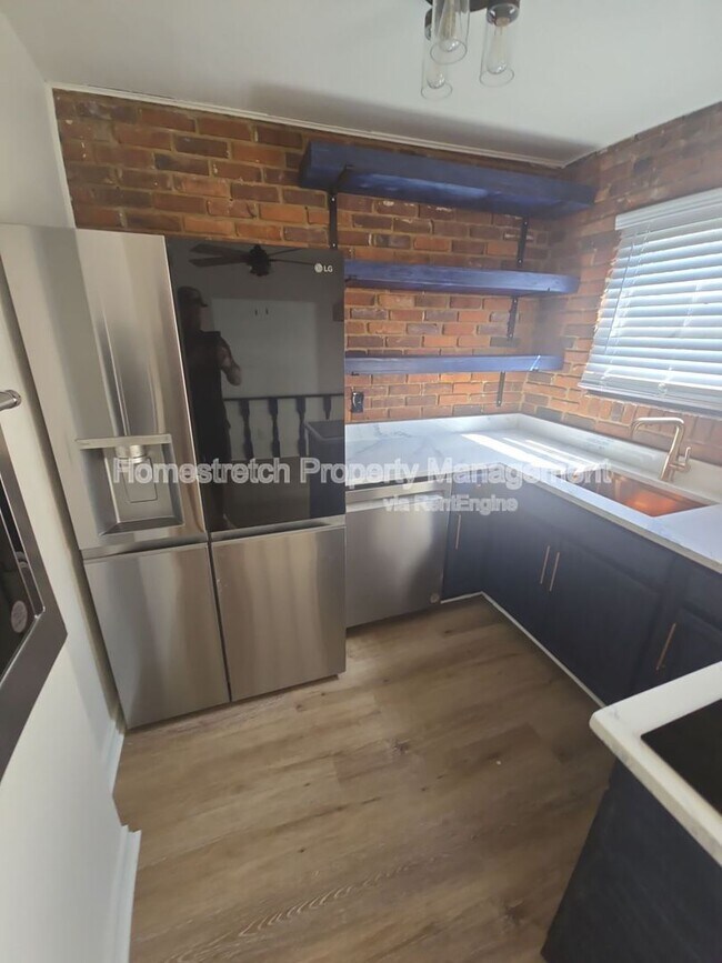 Foto del edificio - 1264 North and South Rd