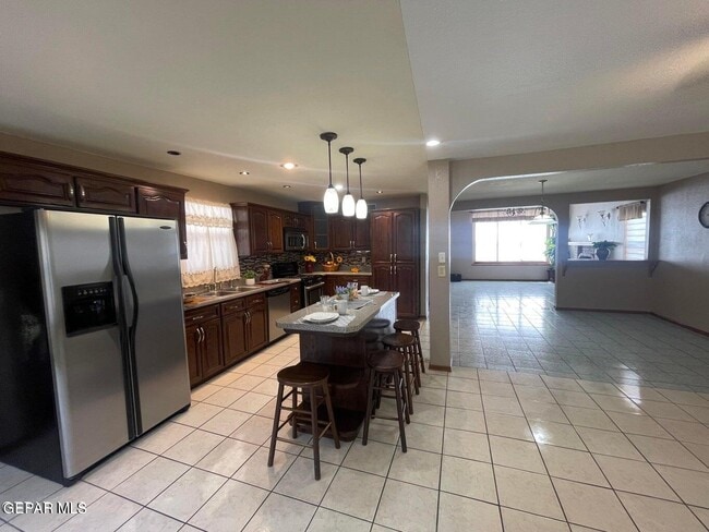 Building Photo - 808 Merriman Dr