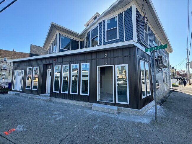 Foto del edificio - 460 Smithfield Ave