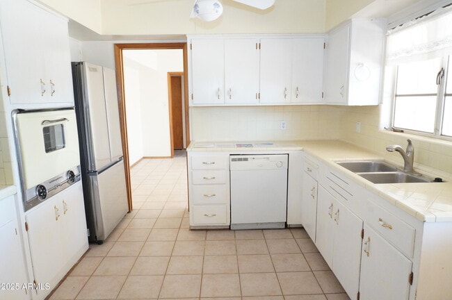 Building Photo - 8235 E Virginia Ave