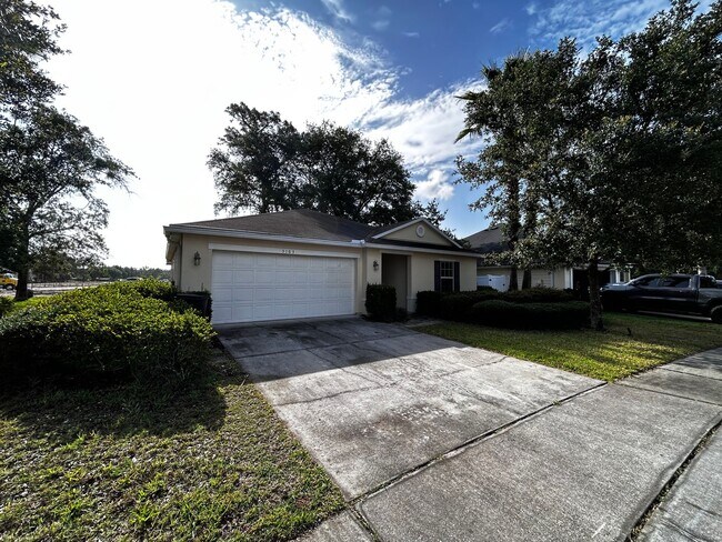 Foto del edificio - Newer Build 3/2 with Fenced in yard minute...