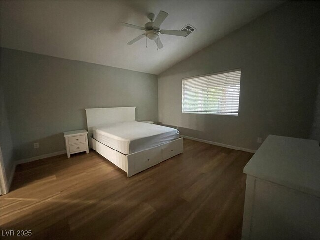 Foto del edificio - 10270 Spider Rock Ave