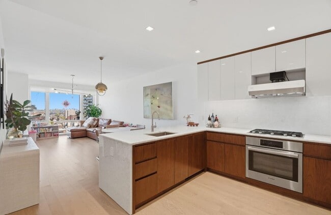 Foto del edificio - 75 Park Ln S
