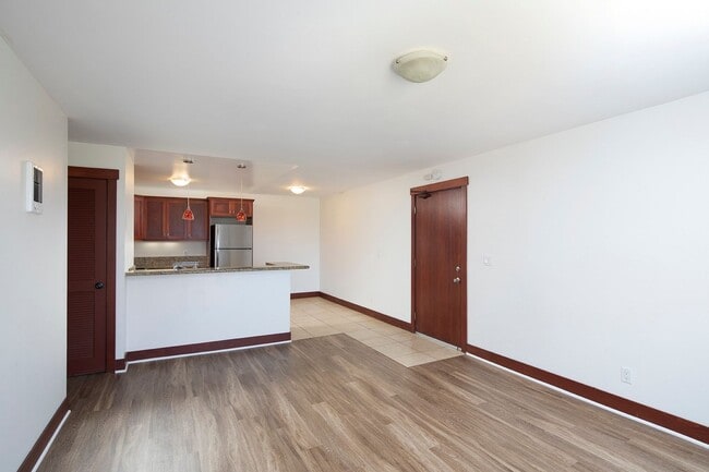 Building Photo - Gorgeous 2 Bed/2 Bath Point Loma Apartment - Views, W/D, Open Concept & More!