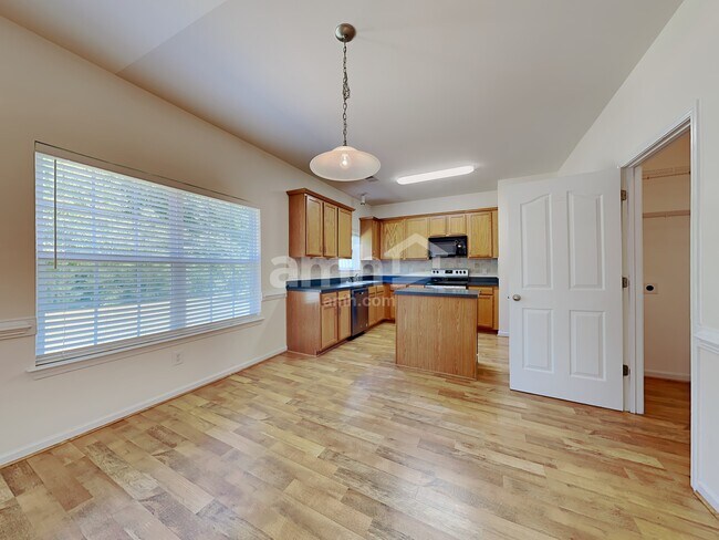 Foto del edificio - 3457 Lilliefield Ln
