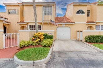 Building Photo - 11415 Lakeview Dr