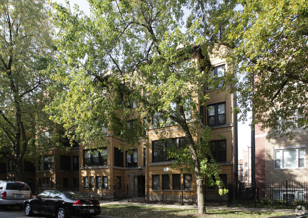 Primary Photo - Kenwood Apartments - S Ellis Ave