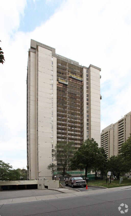 Ridley Towers Apartments 370 Ridelle Ave Toronto, ON
