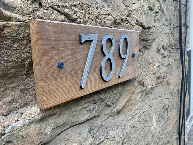 Foto del edificio - 789 Guys Run Rd