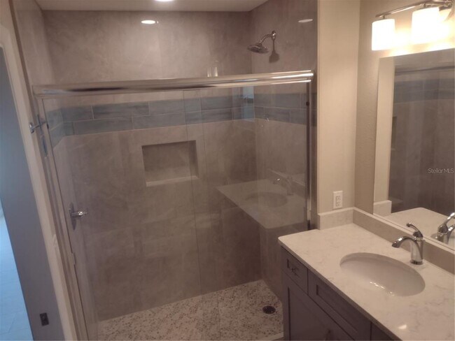 Foto del edificio - 830 E 18th Ave