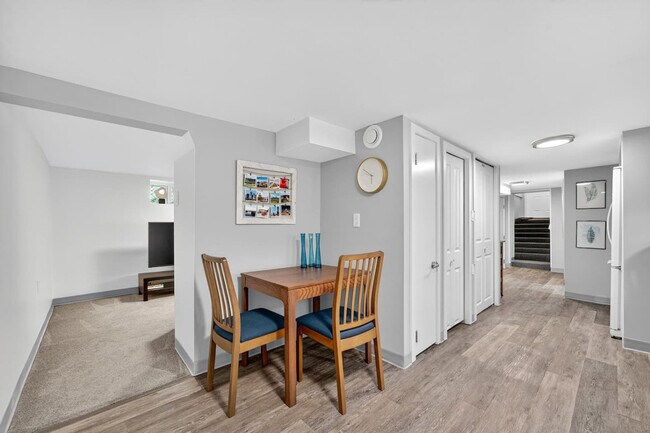 Building Photo - 11333-11389 89 St NW