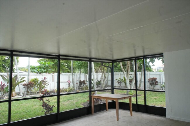 Foto del edificio - 4549 Baldric St