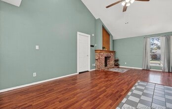 Building Photo - 420 N Cummings Ave