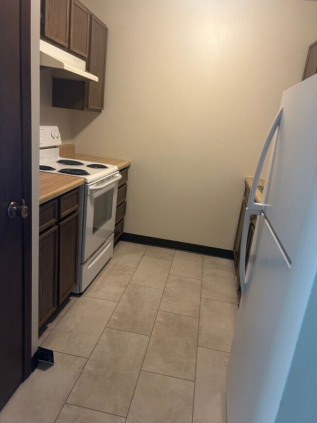 Foto del edificio - 3455 E Court St