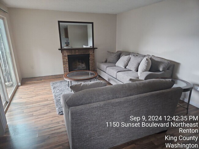 Foto del edificio - Renton Sunset Heights Condominiums - 2 bedroom 1 bathroom lower floor unit - Water, Sewer & Garba...