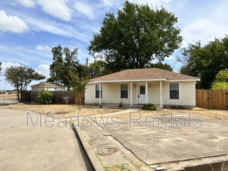 Primary Photo - 407 N Bordon St
