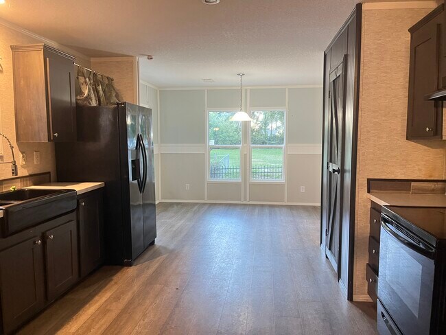 Foto del edificio - 2243 Limerick Rd