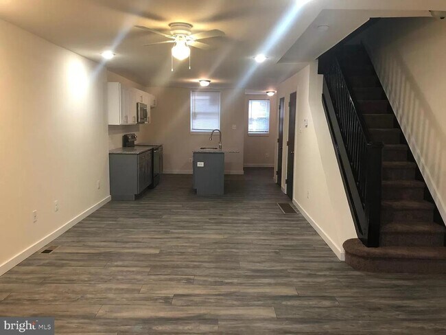 Foto del edificio - 6064 Chester Ave