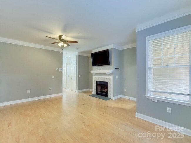Building Photo - 400 Clarice Ave