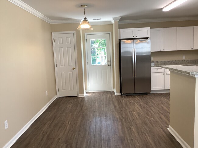 Building Photo - 8577 Chloe Ln