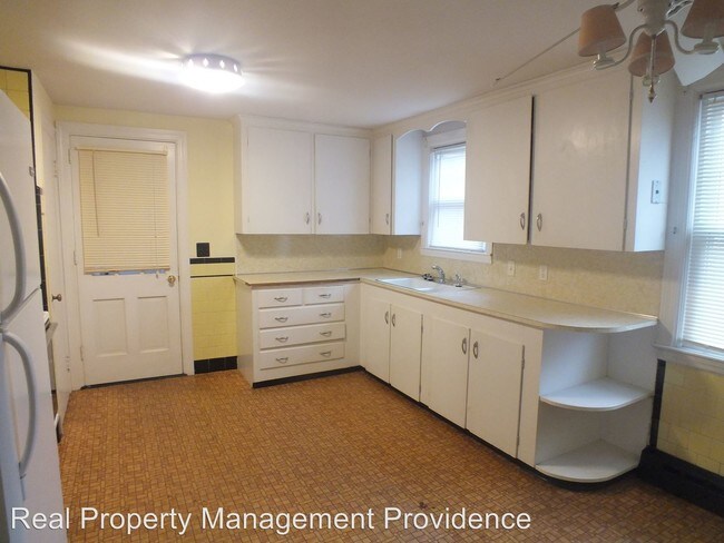 Building Photo - 2 br, 1 bath House - 38 Anderson Ave.