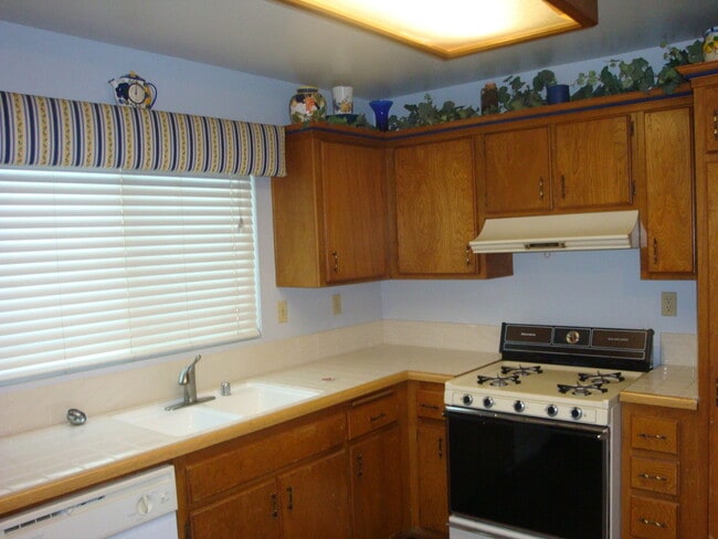 Building Photo - Single family home in Creekside