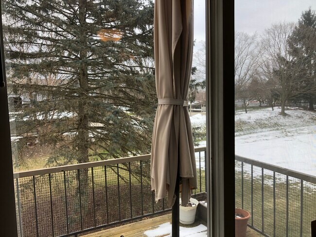 Foto del edificio - 464 Barkwood Ct NW