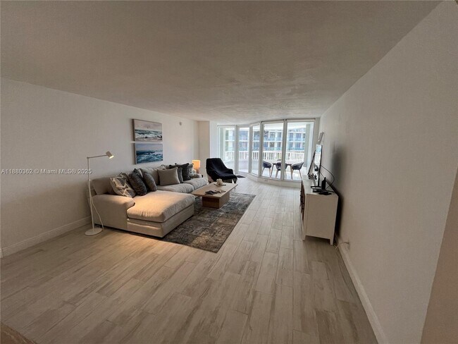 Foto del edificio - 1340 S Ocean Blvd