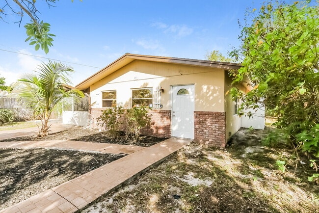 Building Photo - 201 Newcastle St