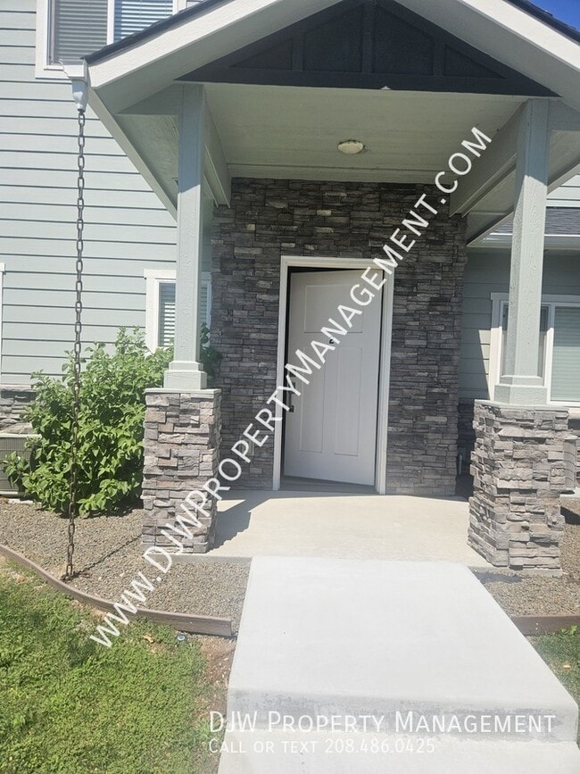 Building Photo - 628 N 44th St