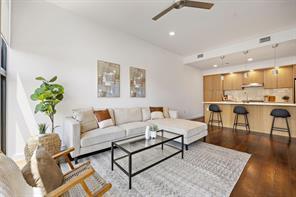 Foto del edificio - 1322 E 12th St