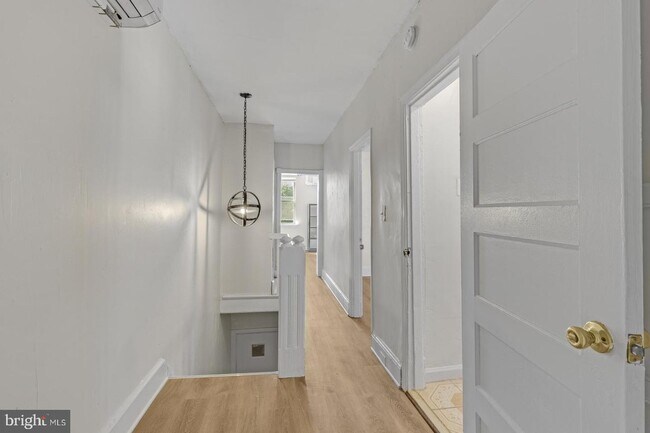 Building Photo - 4829 Greenway Ave