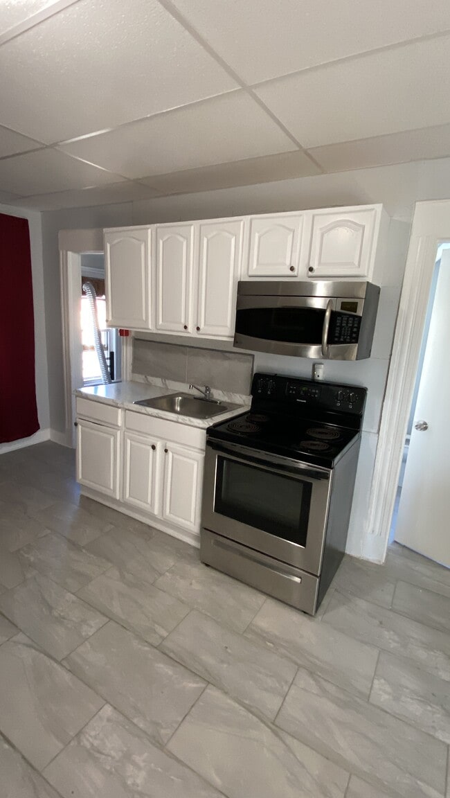 41 Albion St, Waterbury, CT 06705 House Rental in Waterbury, CT