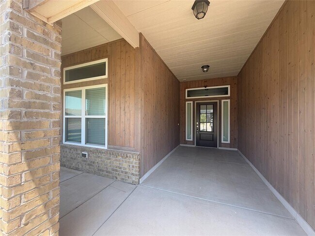 Building Photo - 18808 Bajo Dr